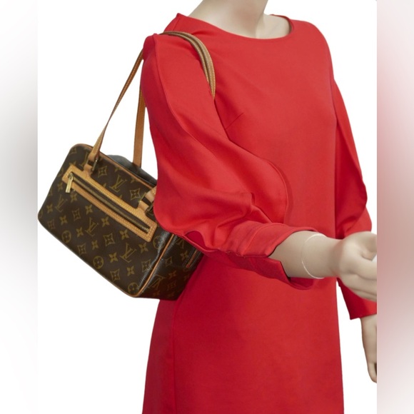 🔥PRICE REDUCED🔥 ✅PRICE FIRM✅AUTHENTIC Louis Vuitton Monogram Cite MM Bag - Picture 16 of 17